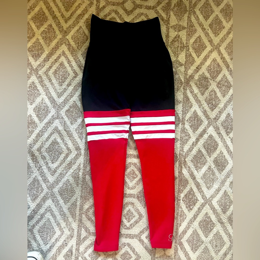 Bombshell leggings.